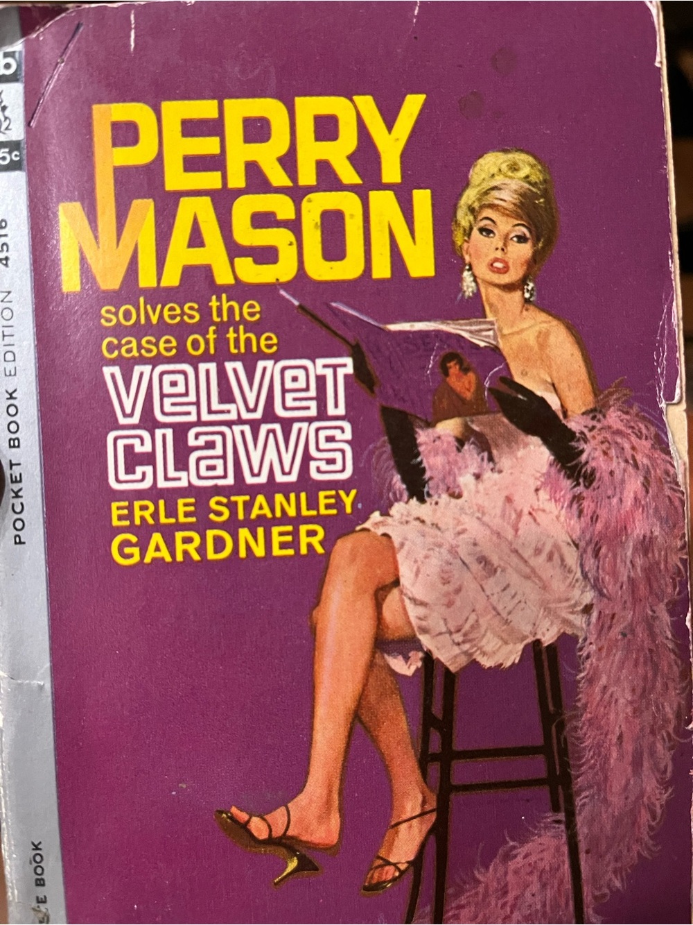 Vintage Perry Mason solves the case of the velvet claws by Erle Stanley Gardner